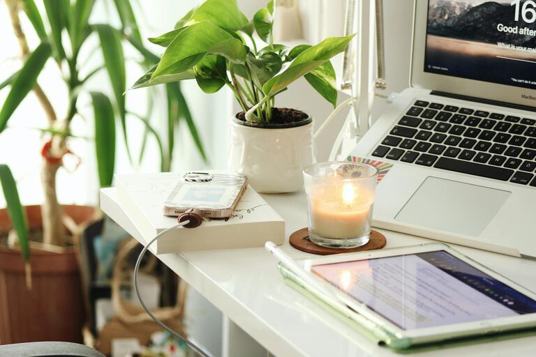 Simple Tips for Creating a Cozy and Productive Home Workspace